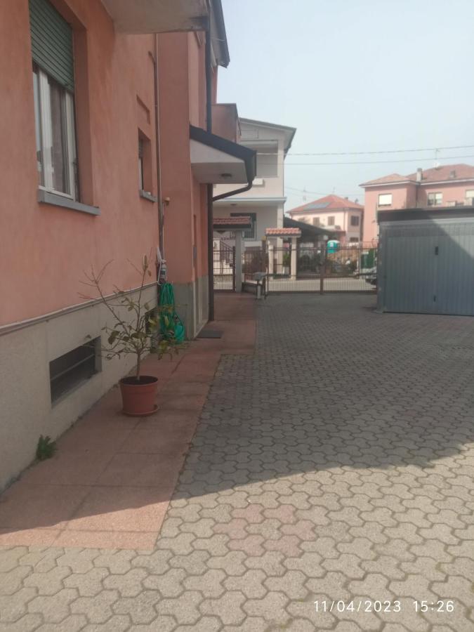 Alice Nel Paese Delle Meraviglie Sulbiate Kültér fotó