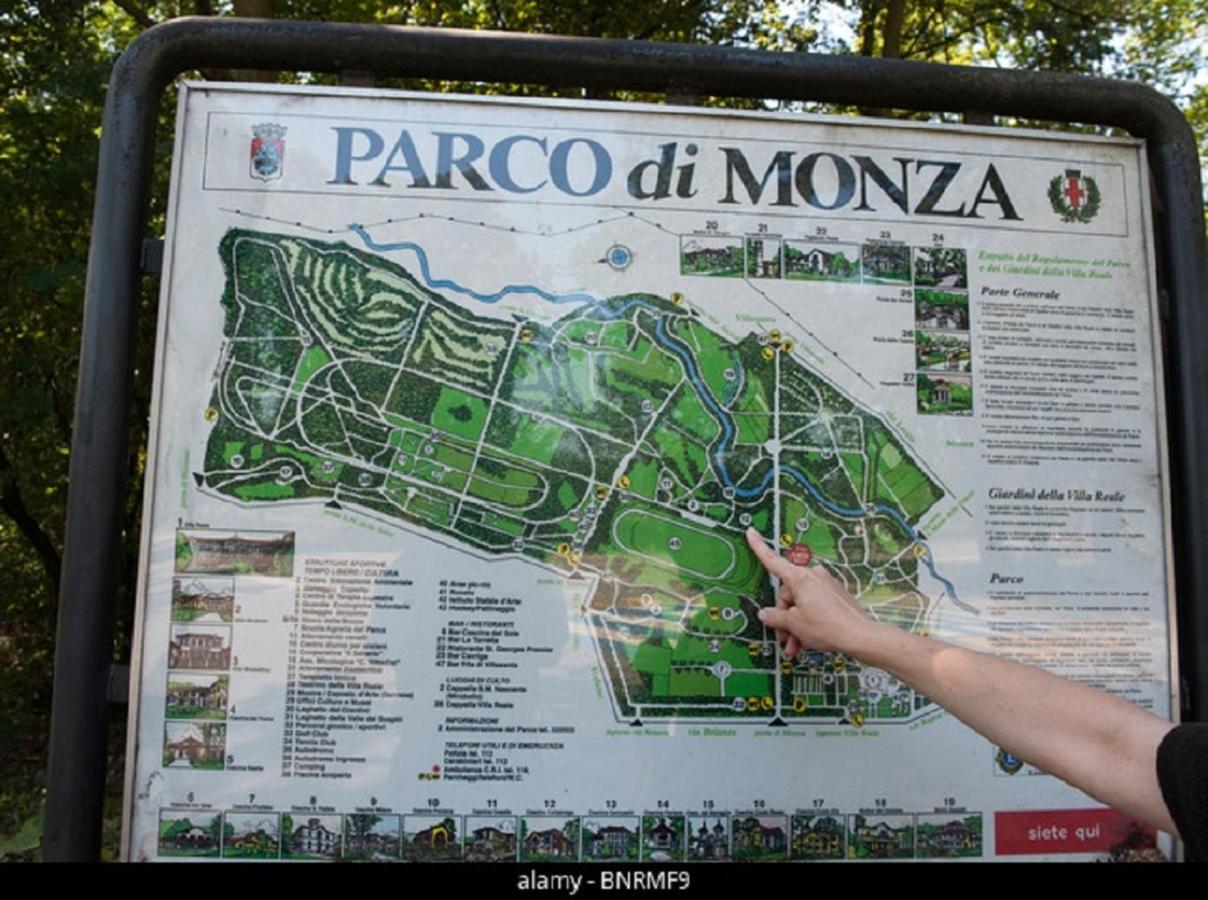 Alice Nel Paese Delle Meraviglie Sulbiate Kültér fotó
