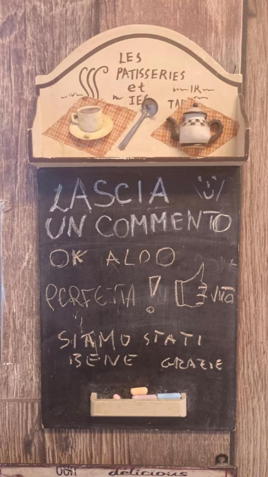 Alice Nel Paese Delle Meraviglie Sulbiate Kültér fotó