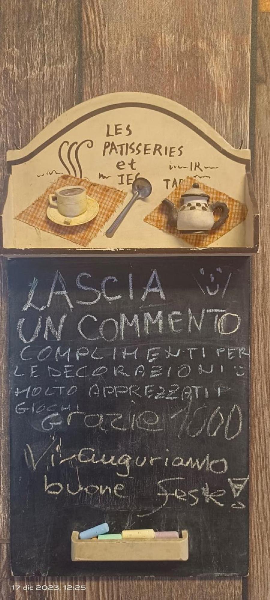 Alice Nel Paese Delle Meraviglie Sulbiate Kültér fotó